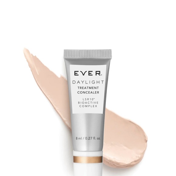 Ever Daylight Treatment Concealer - Light - Picture 2 of 2